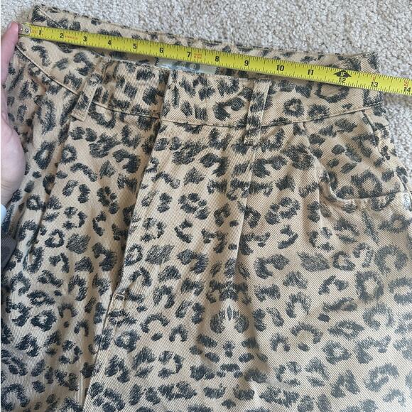 We The Free leopard longline raw hem dad shorts, size 26 - Picture 11 of 14